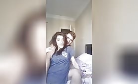 Il doigte sa meuf sur Periscope