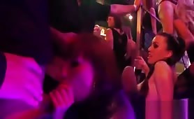 Belle orgie dans un club libertin