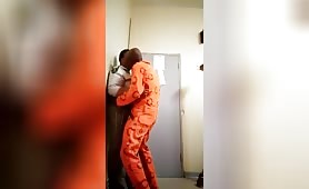 Gardienne de prison se fait baiser par un detenu