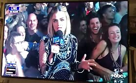 Couple baise en live à la télé