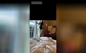 Sa femme a une chatte toute poilue
