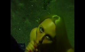 Blonde se fait baiser dans la rue