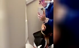 Gars chelou baise dans un avion