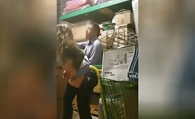 Caméra espion filme une employée