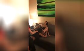 Quel est l'ami qui lèche le mieux?