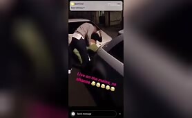 Elle a un orgasme dans la rue