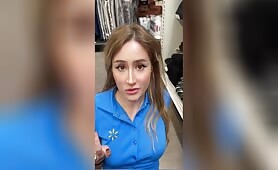 Employée de Walmart se fait gicler sur le visage