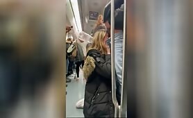 Fellation dans le metro