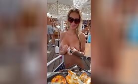 Le plaisir d'être à poil au restaurant