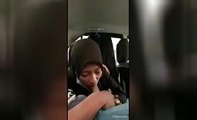 Cette beurette commet l'impensable dans un taxi