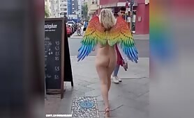 Un ange se balade dans la rue