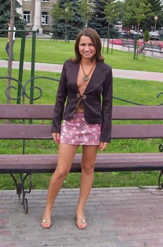 Audrey s exhibe dans le parc