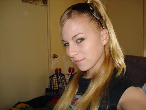 Amandine pour plan cul sur webcam