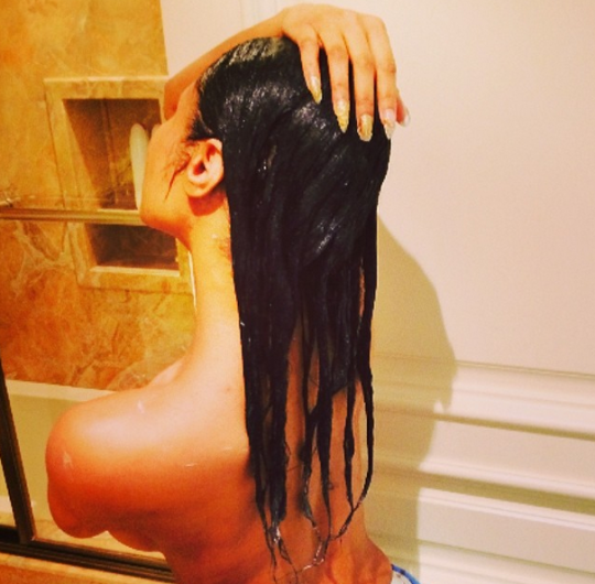 nicki-minaj-topless-5